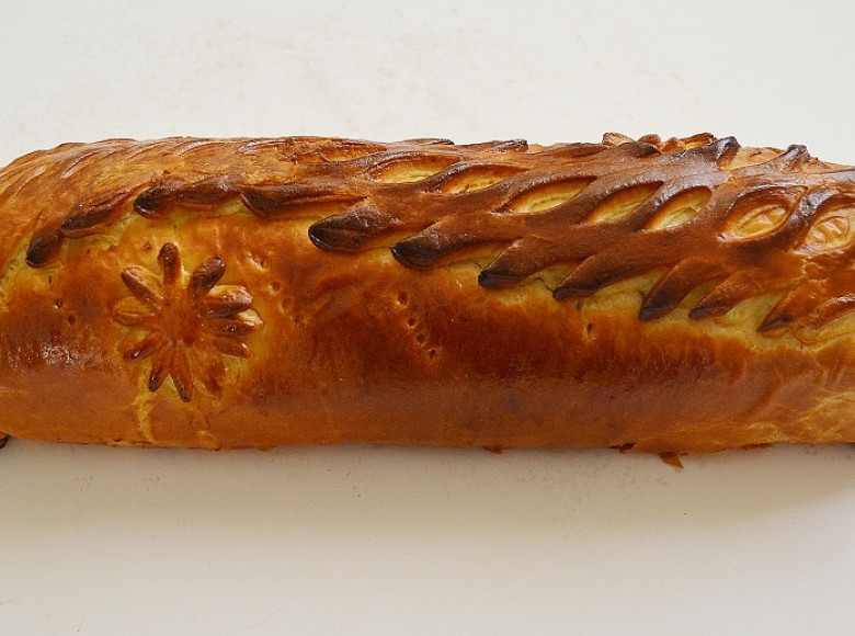 Кулебяка с мясом (целая)